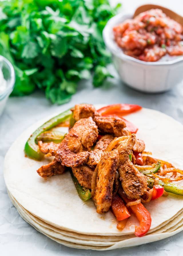 các dòng gà đá hiện nay các dòng gà đá hiện nay